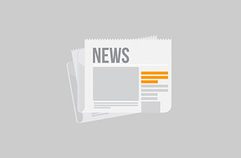 蒸汽收缩机用于输送待包装的物品，通常采用不锈钢网或其他耐高温材质，且具有无级调速功能，可根据生产需求调整输送速度